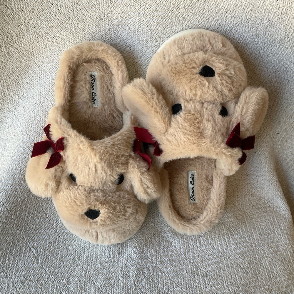 Cozy Plush Puppy Slip-On Slippers for Women in Beige - Picture 6 of 6